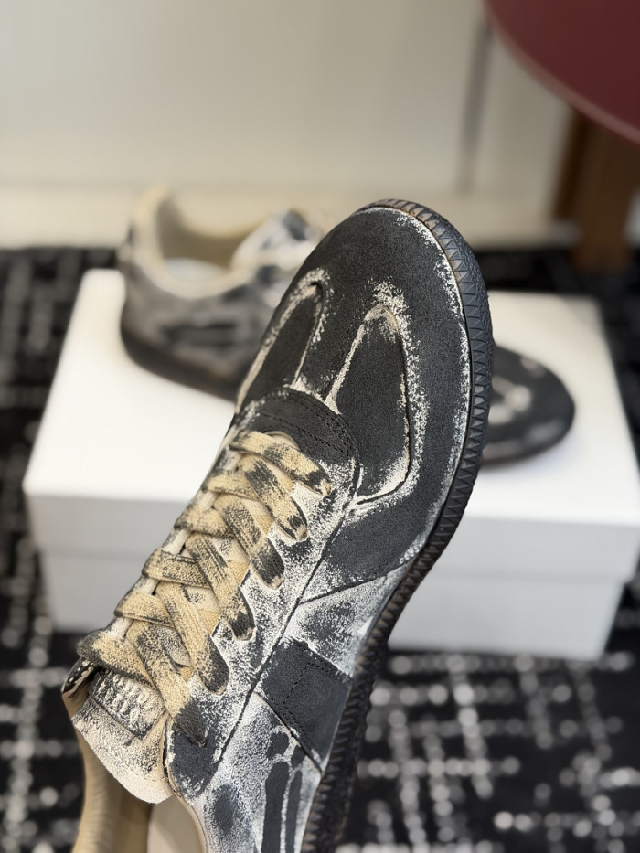 Ma1s0n Marg*e1a CALFSKIN S57WS0377