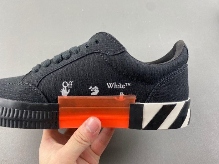 OFF-W c/o Virgil Abloh Vulc Low 2A6WTW