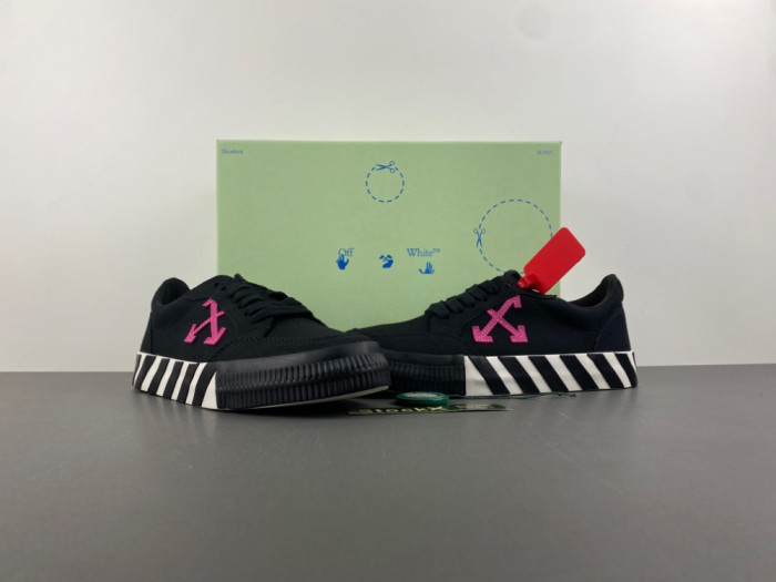 OFF-W c/o Virgil Abloh Vulc Low 2A6WTW
