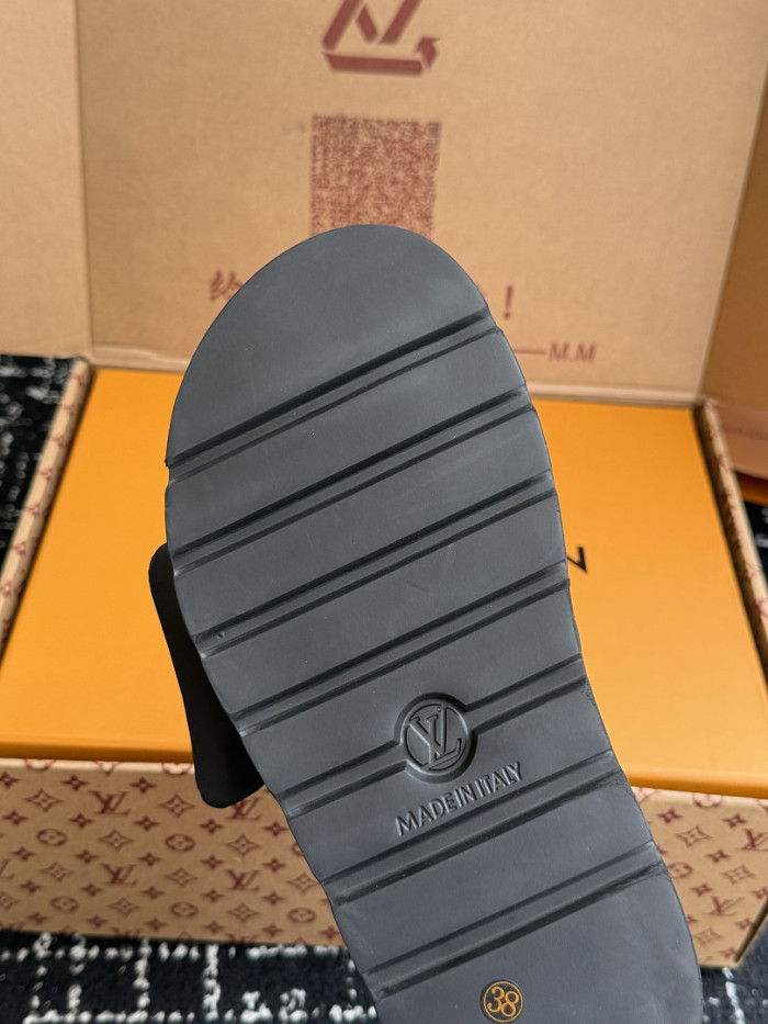 L&V sandal 267