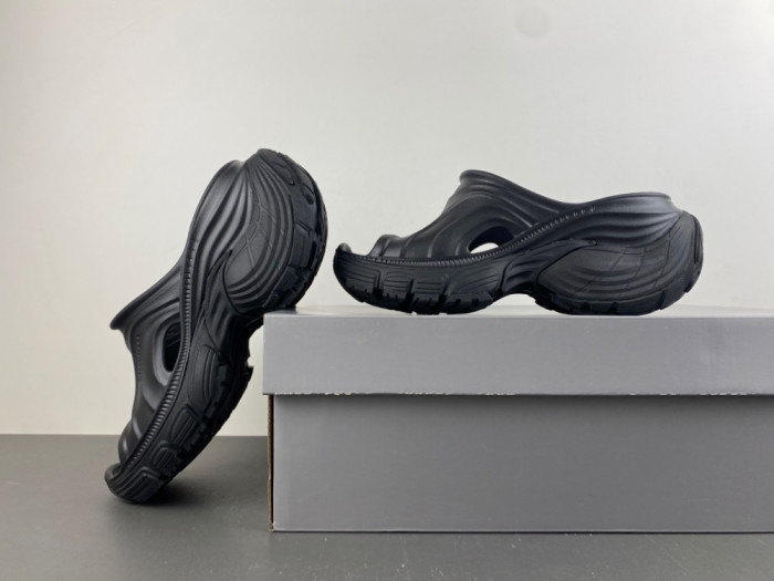 Balenciag* Sandal BS128