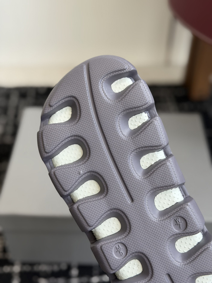 Balenciag* Sandal BS122