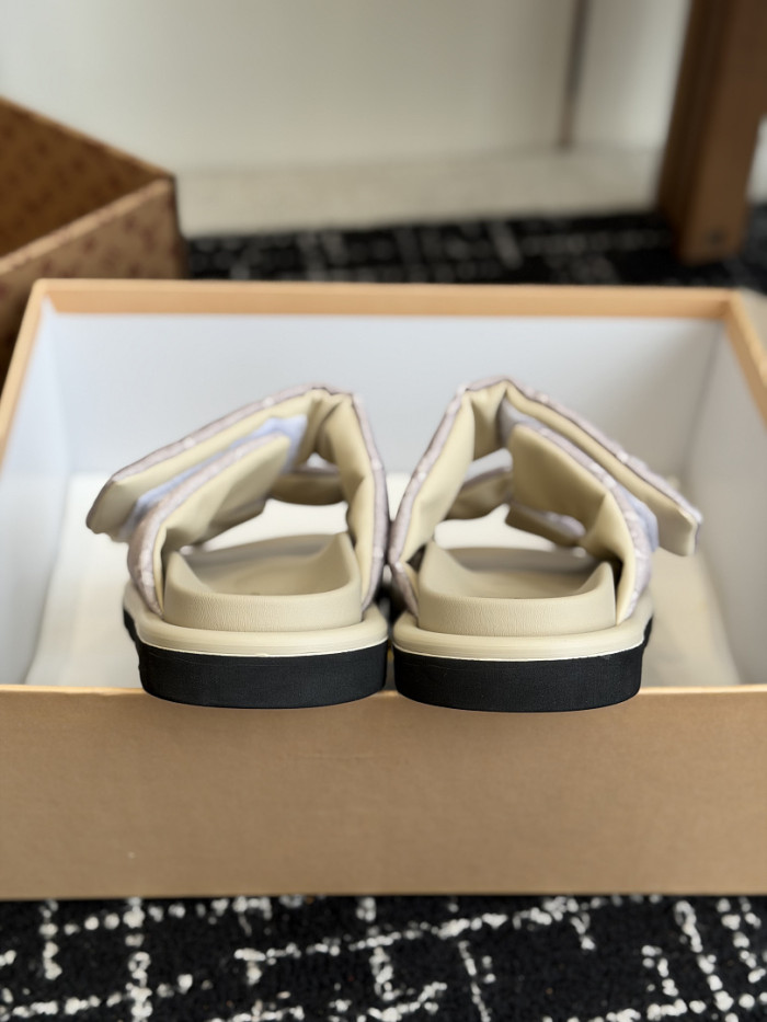 L&V sandal 256