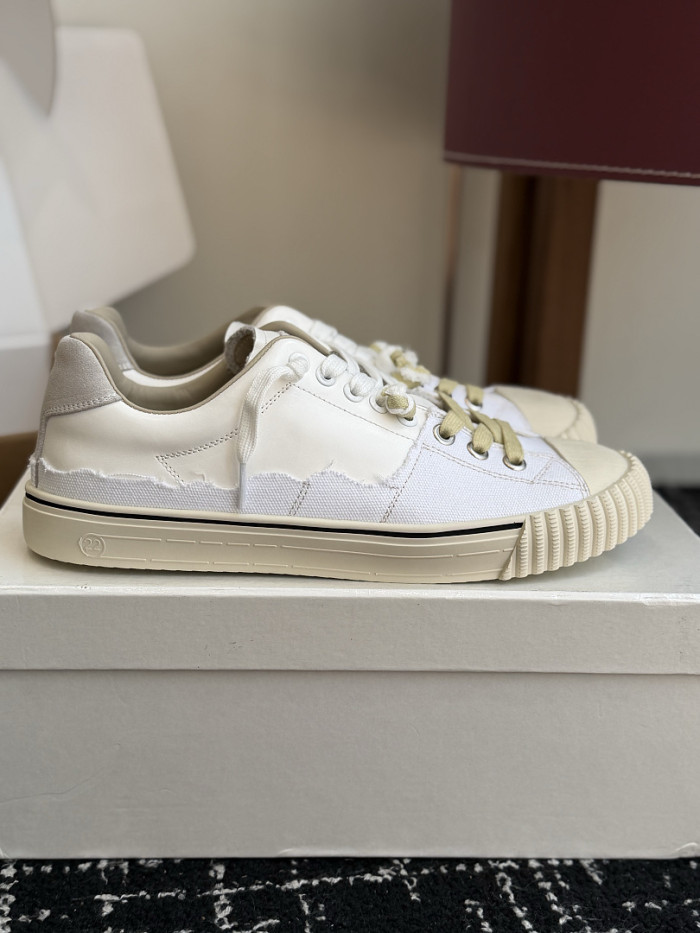 Ma1s0n Marg*e1a CALFSKIN S57WS0421