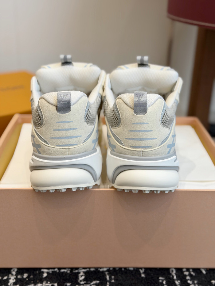 LV sneakers L0000850