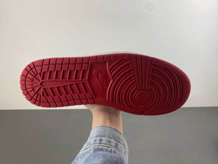 Air Jordan 1 Low “Banned” IW6276-001