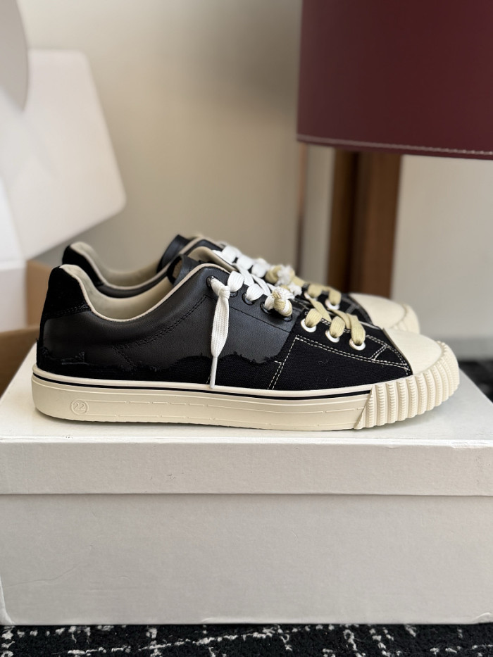 Ma1s0n Marg*e1a CALFSKIN S57WS0418