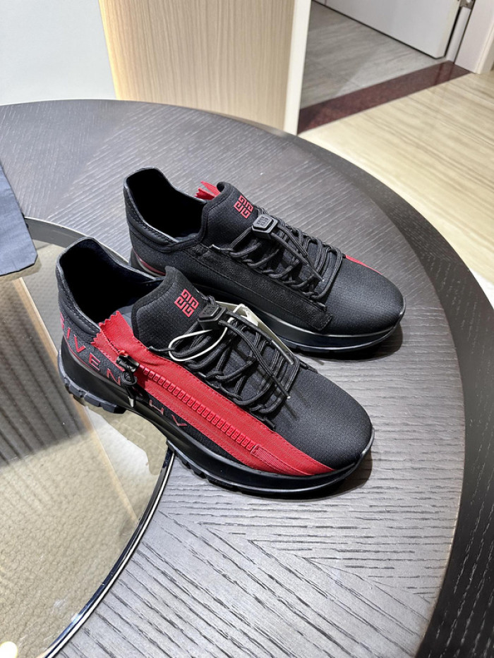 Givenchy Sneakers 660042