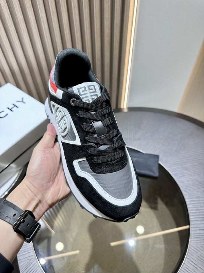 Givenchy Sneakers 660038