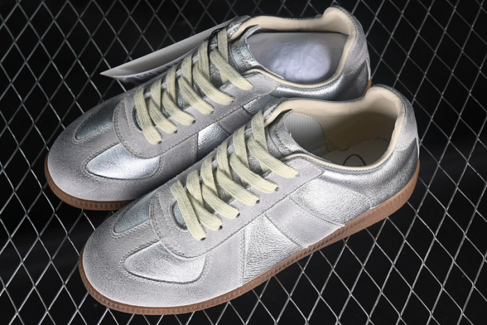 ma1s0n Marg*e1a calfskin silver s58ws0105