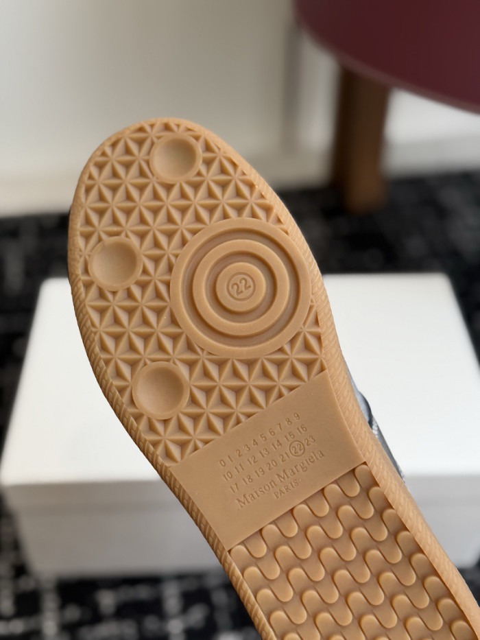 Ma1s0n Marg*e1a CALFSKIN S57WS0445
