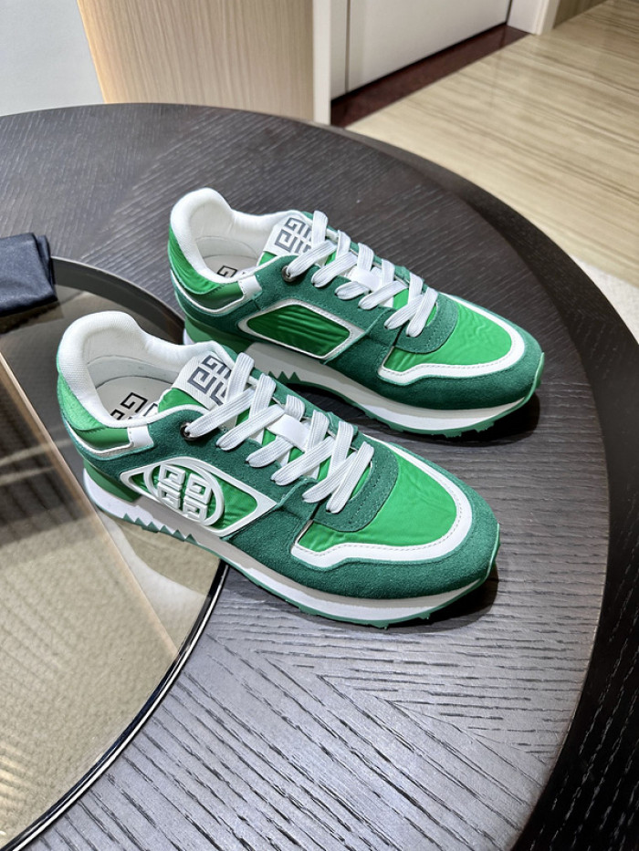 Givenchy Sneakers 660033