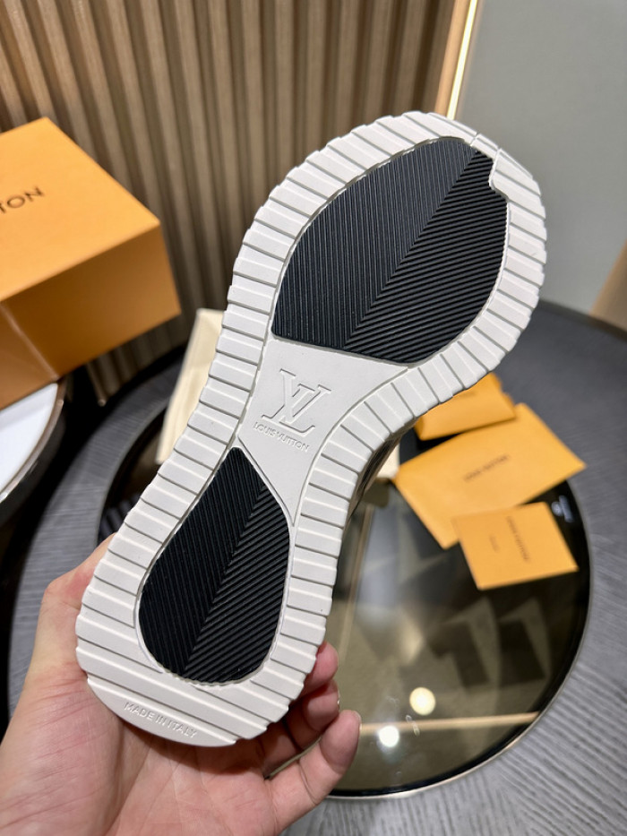 LV snekaers L0000383