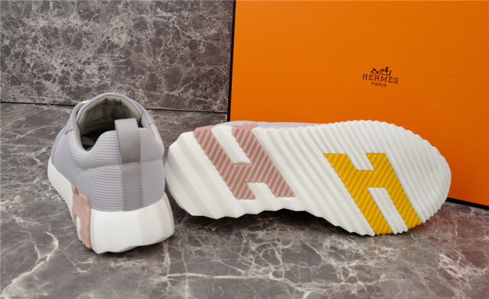 H**me5 snekaers hm024