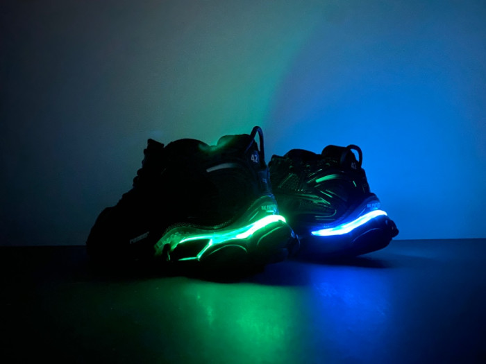 Ba1en*iaga Runner LED sneaker WRNLD 1000
