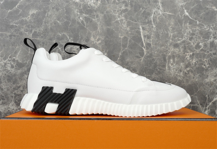 H**me5 snekaers hm003