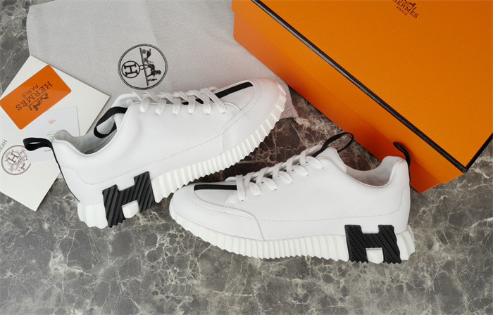 H**me5 snekaers hm003