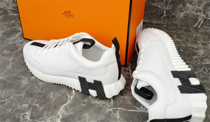 H**me5 snekaers hm003