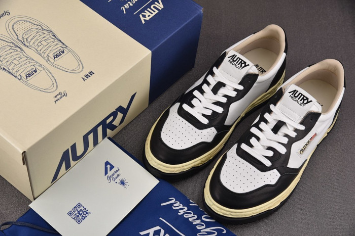 Ma1s0n MIHARA YASUHIRO SNEAKER MMYS101