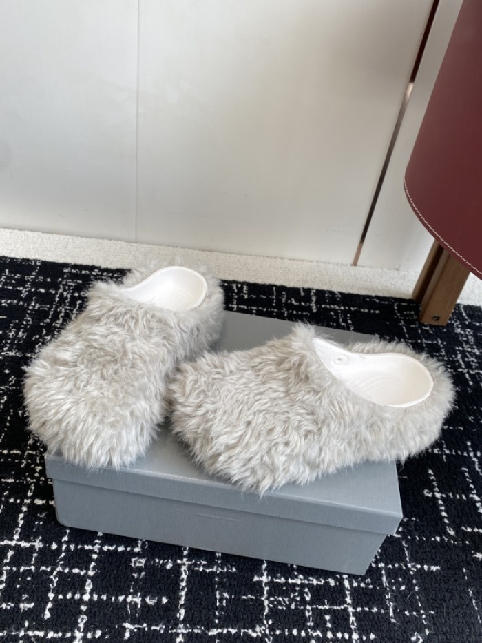 Balenciag* Sandal BS111