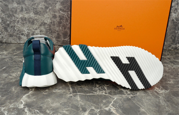 H**me5 snekaers hm010