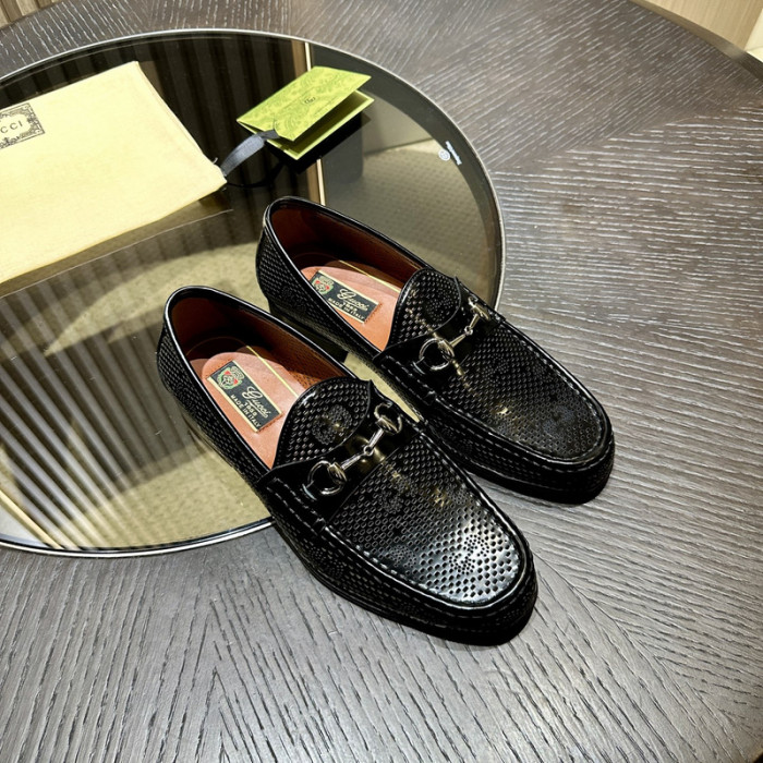 G*u*i* loafers gc182