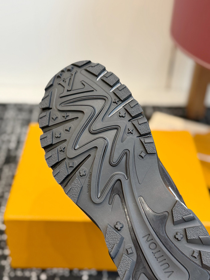 LV sneakers L0000854