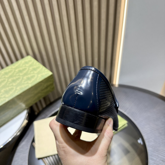 G*u*i* loafers gc185