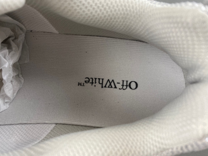 Off-White Be right back OWIA289F42